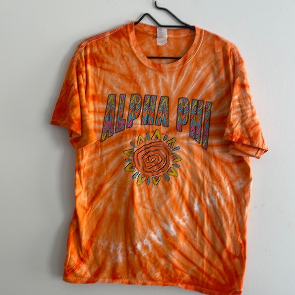 Alpha Phi t-shirt size L